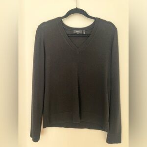 Theory V-Neck Sweater in Feather Cashmere Black Size Large
